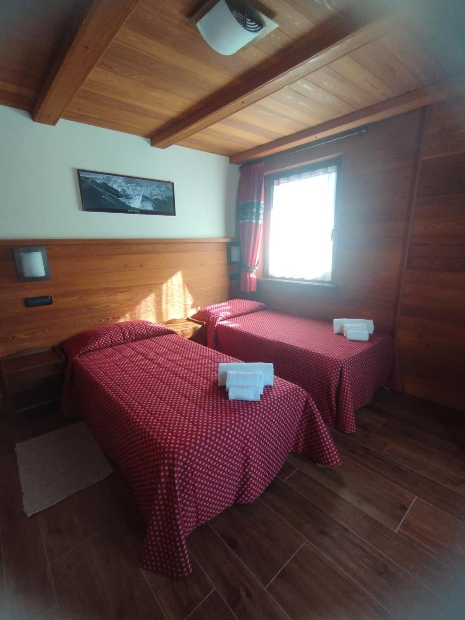 Villa Americana Chambres D'Hotes Чамполук Екстериор снимка