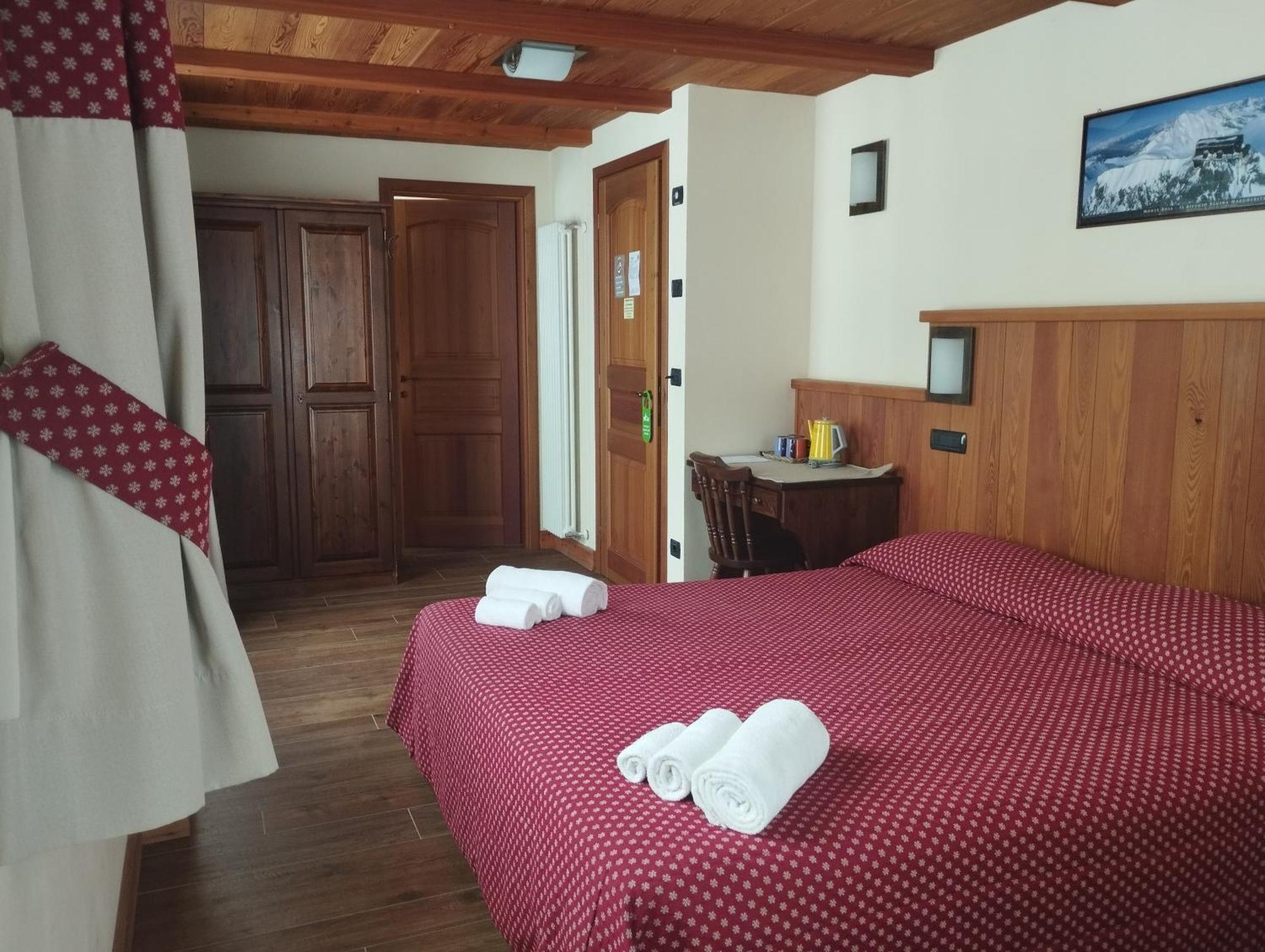 Villa Americana Chambres D'Hotes Чамполук Екстериор снимка