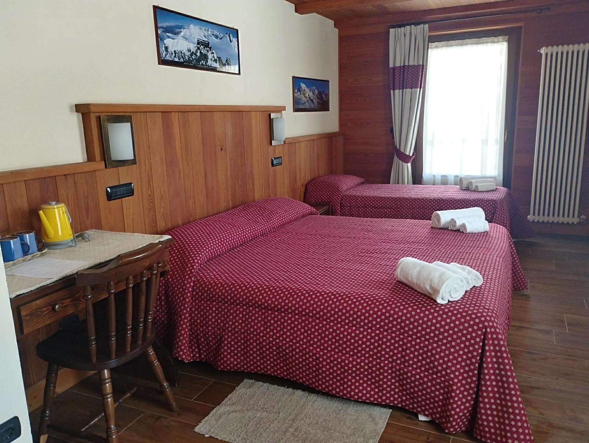 Villa Americana Chambres D'Hotes Чамполук Екстериор снимка
