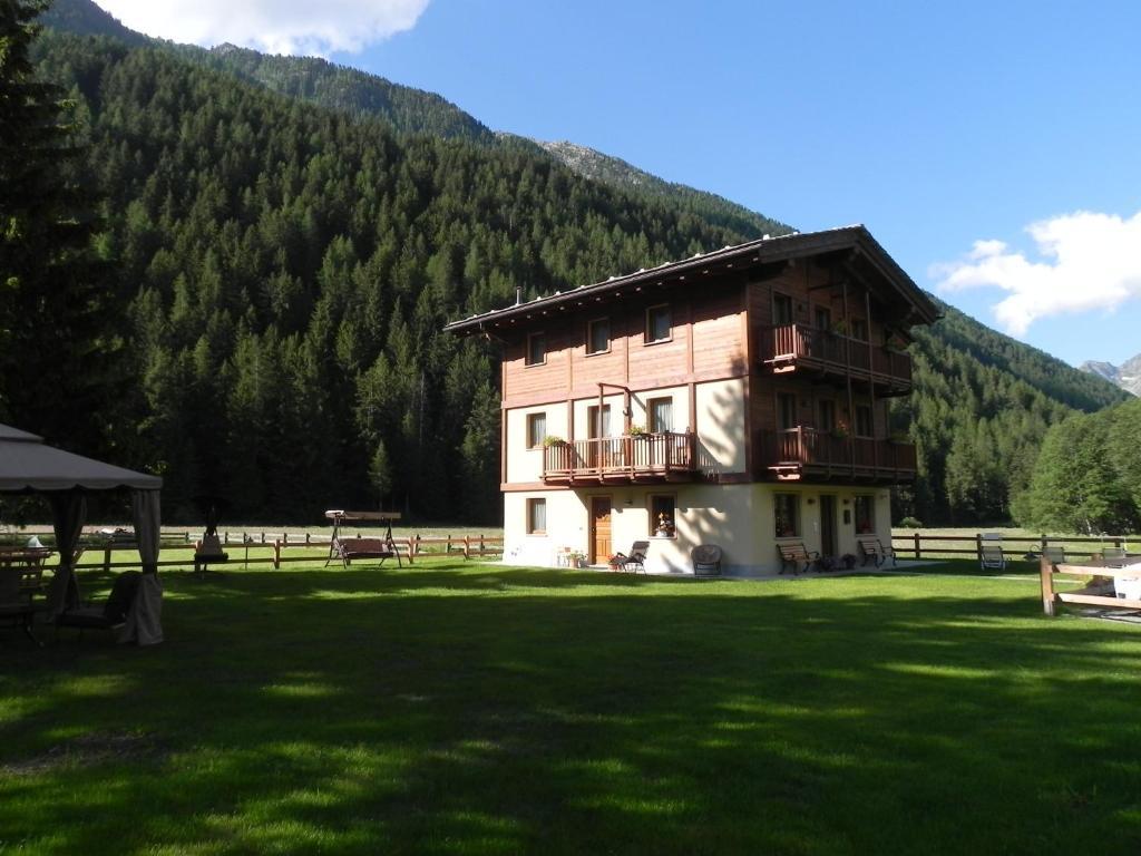 Villa Americana Chambres D'Hotes Чамполук Екстериор снимка