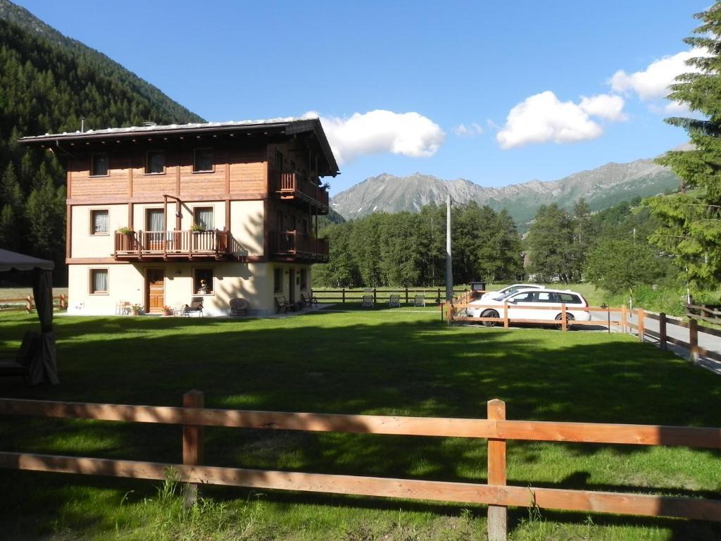 Villa Americana Chambres D'Hotes Чамполук Екстериор снимка