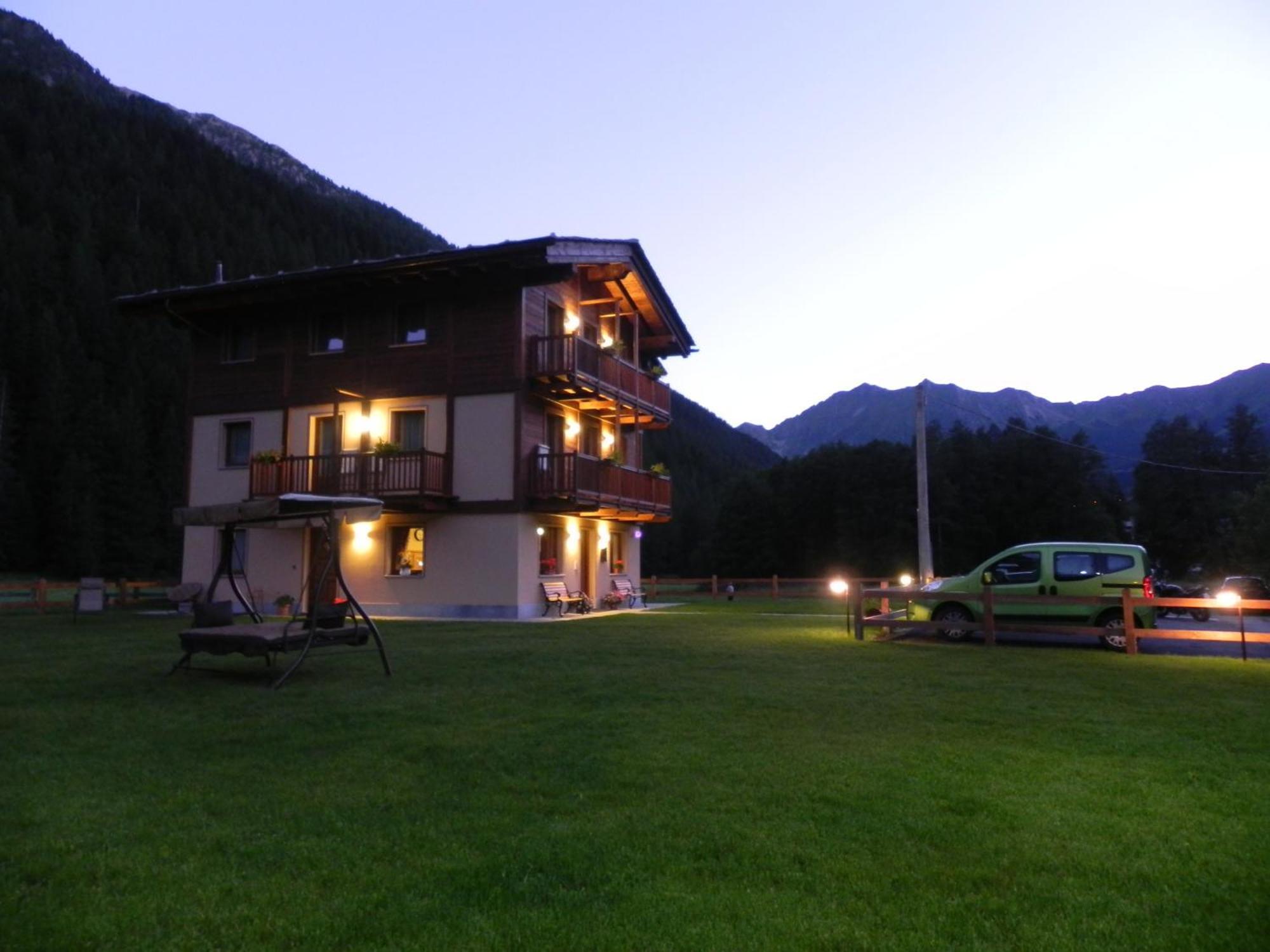 Villa Americana Chambres D'Hotes Чамполук Екстериор снимка